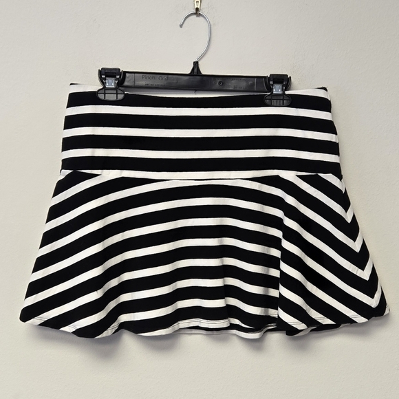 Express Stretch Skater Mini Skirt Black White Stripes M - Picture 2 of 6